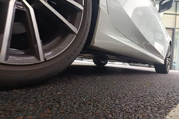 Used BMW 3 Series 2023 320Li M Sport Package Chassis Rear Right