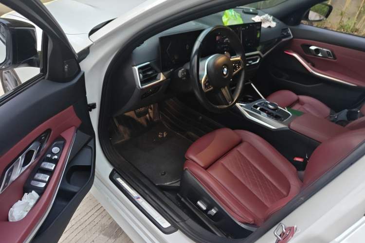 Used BMW 3 Series 2023 325i M Sport Night Edition Package Driver Seat
