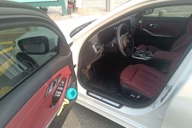 Used BMW 3 Series 2023 320Li M Sport Package Driver Seat