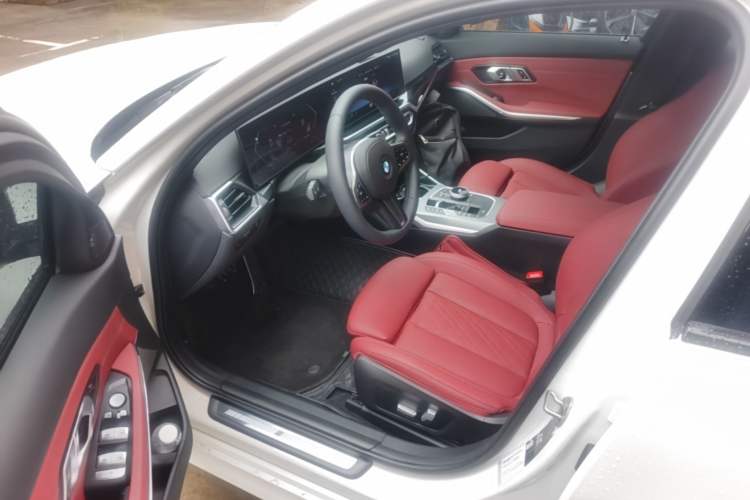 Used BMW 3 Series 2023 325i M Sport Night Edition Package Driver Seat