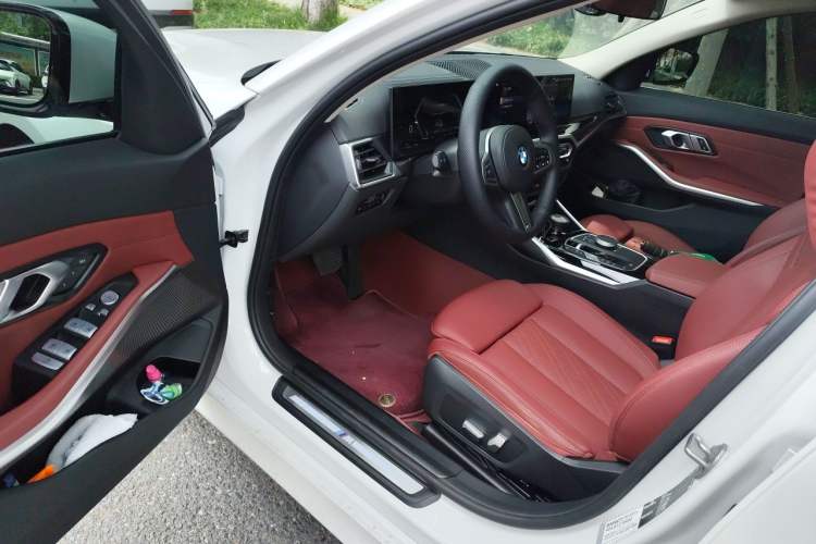 Used BMW 3 Series 2023 320Li M Sport Package Driver Seat