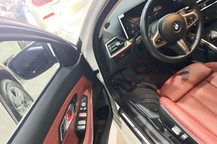 Used BMW 3 Series 2023 320Li M Sport Package Driver Seat