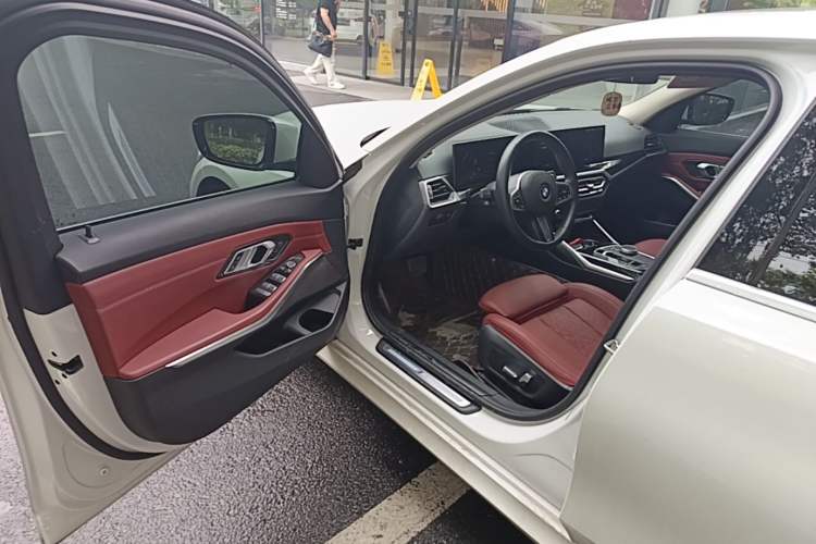Used BMW 3 Series 2023 320Li M Sport Package Driver Seat