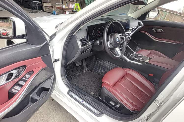 Used BMW 3 Series 2023 320Li M Sport Package Driver Seat