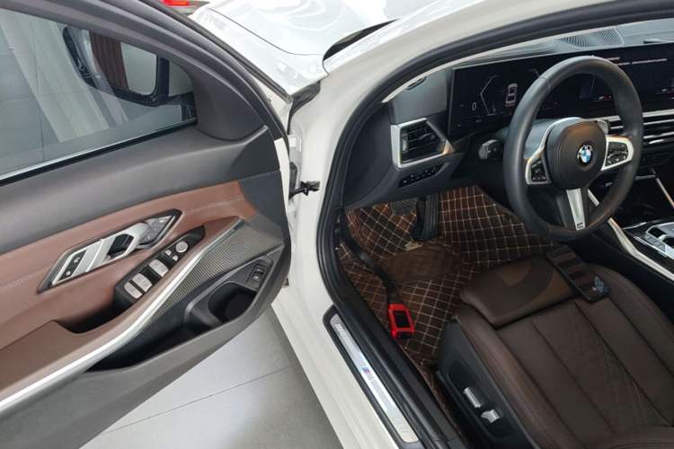 Used BMW 3 Series 2023 325Li M Sport Package Driver Seat