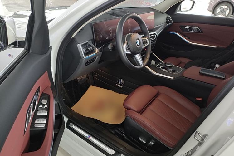 Used BMW 3 Series 2023 325i M Sport Package Driver Seat
