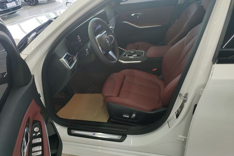 Used BMW 3 Series 2023 325i M Sport Package Driver Seat