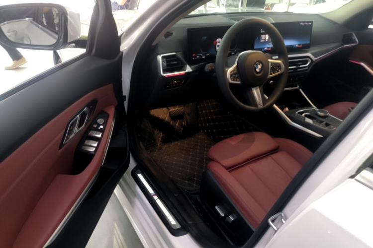 Used BMW 3 Series 2023 325i M Sport Package Driver Seat