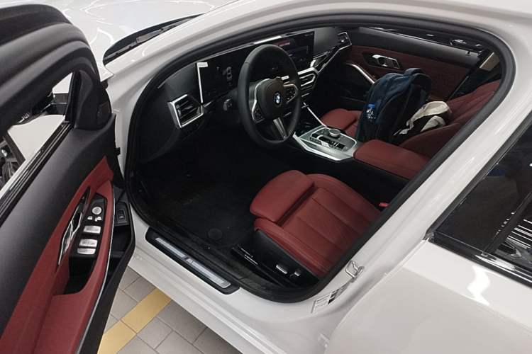 Used BMW 3 Series 2023 325Li M Sport Night Edition Package Driver Seat