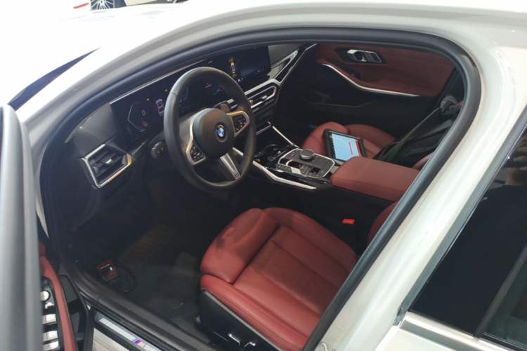 Used BMW 3 Series 2023 320Li M Sport Package Driver Seat