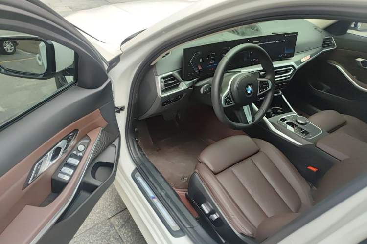 Used BMW 3 Series 2023 325i M Sport Night Edition Package Driver Seat