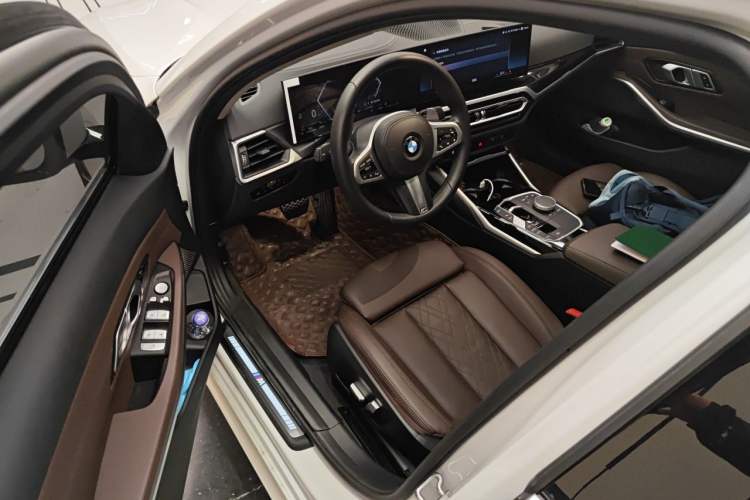 Used BMW 3 Series 2023 320Li M Sport Package Driver Seat