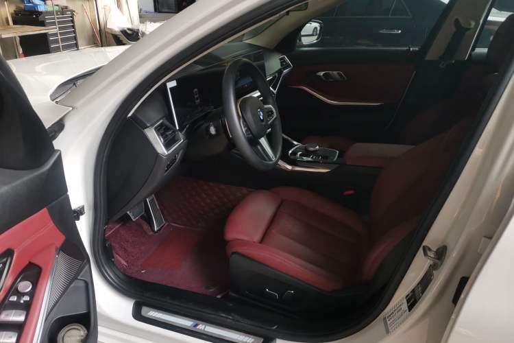 Used BMW 3 Series 2023 320Li M Sport Package Driver Seat