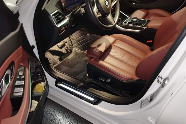 Used BMW 3 Series 2023 325Li M Sport Package Driver Seat
