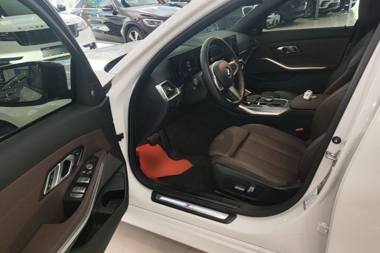Used BMW 3 Series 2023 325i M Sport Night Edition Package Driver Seat