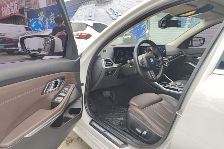 Used BMW 3 Series 2023 320Li M Sport Package Driver Seat