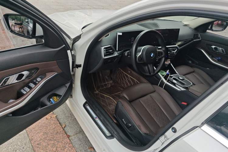 Used BMW 3 Series 2023 320i M Sport Package Driver Seat