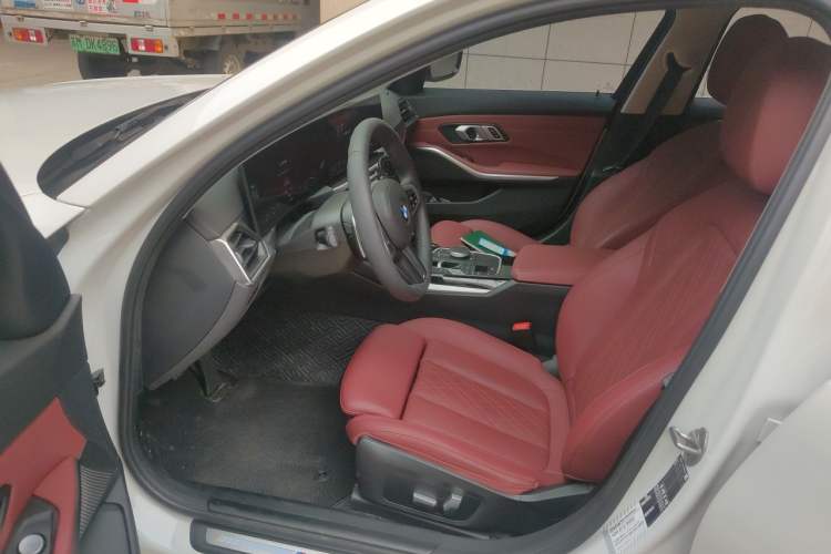 Used BMW 3 Series 2023 320Li M Sport Package Driver Seat