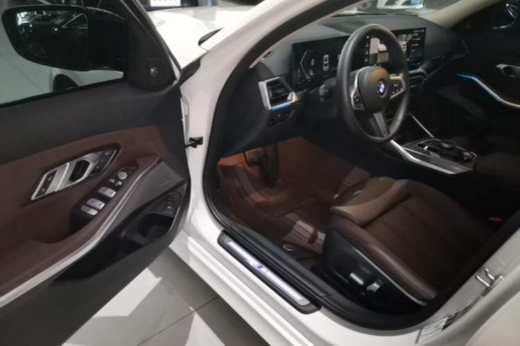 Used BMW 3 Series 2023 325Li M Sport Night Edition Package Driver Seat