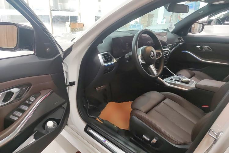 Used BMW 3 Series 2023 325i M Sport Night Edition Package Driver Seat