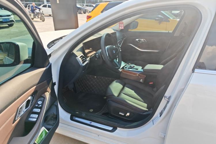 Used BMW 3 Series 2023 320Li M Sport Package Driver Seat