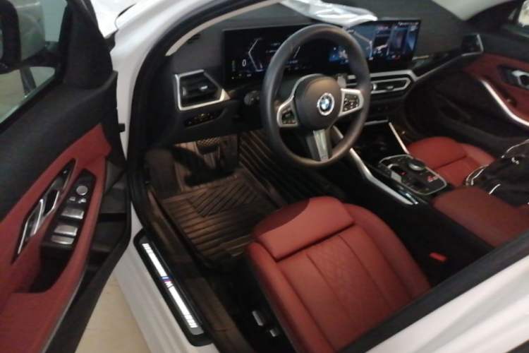 Used BMW 3 Series 2023 320Li M Sport Package Driver Seat