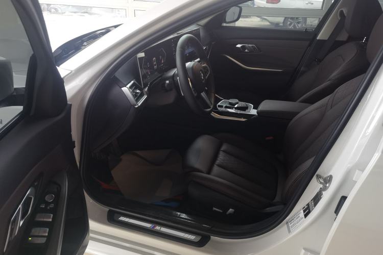 Used BMW 3 Series 2023 320Li M Sport Package Driver Seat