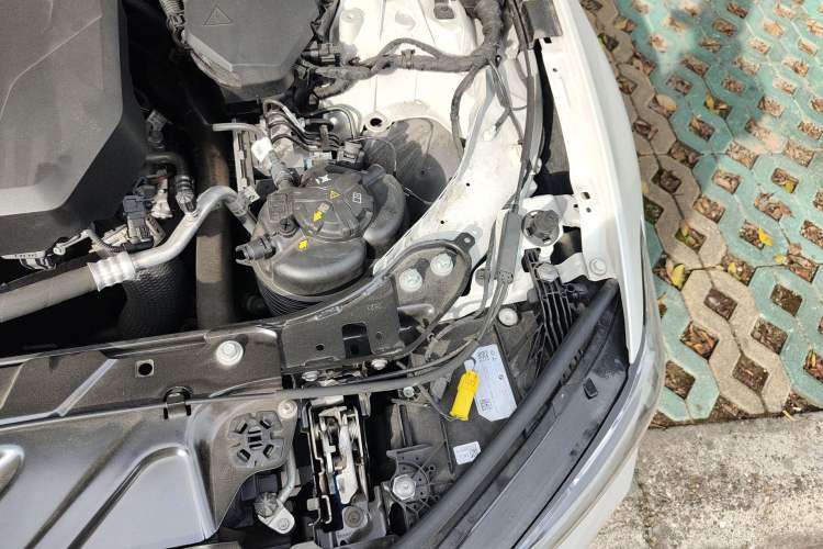 Used BMW 3 Series 2023 325Li M Sport Package Engine Bay Left