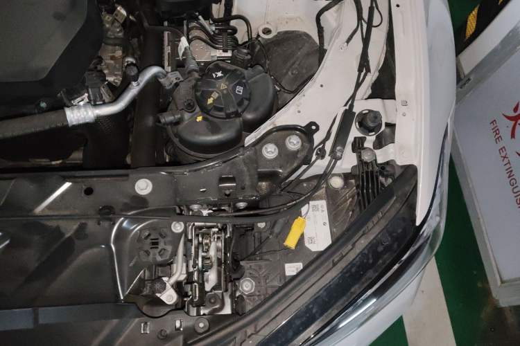 Used BMW 3 Series 2023 325Li M Sport Night Edition Package Engine Bay Left