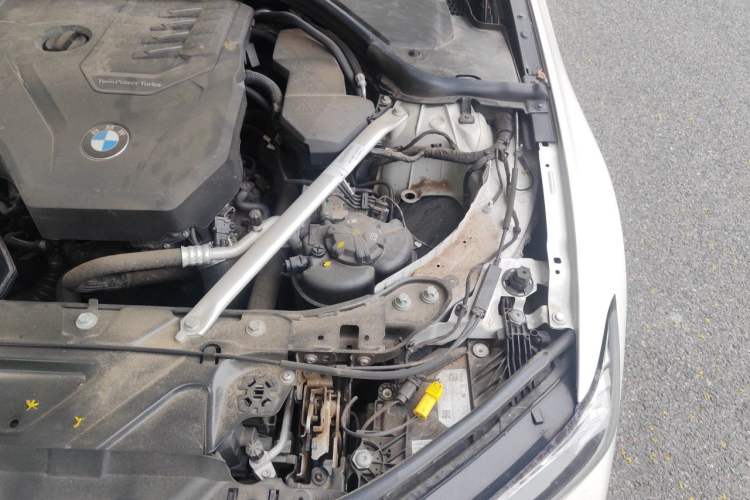 Used BMW 3 Series 2023 325i M Sport Night Edition Package Engine Bay Left
