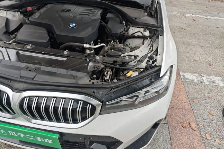 Used BMW 3 Series 2023 320i M Sport Package Engine Bay Left