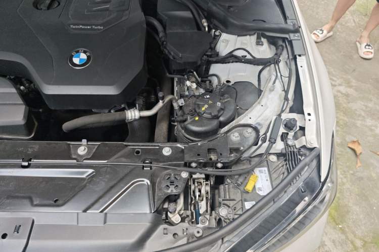 Used BMW 3 Series 2023 320i M Sport Package Engine Bay Left
