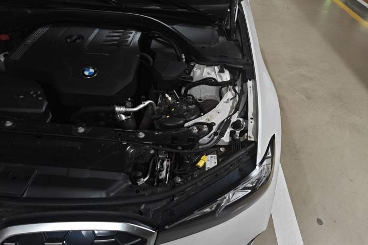 Used BMW 3 Series 2023 325i M Sport Package Engine Bay Left