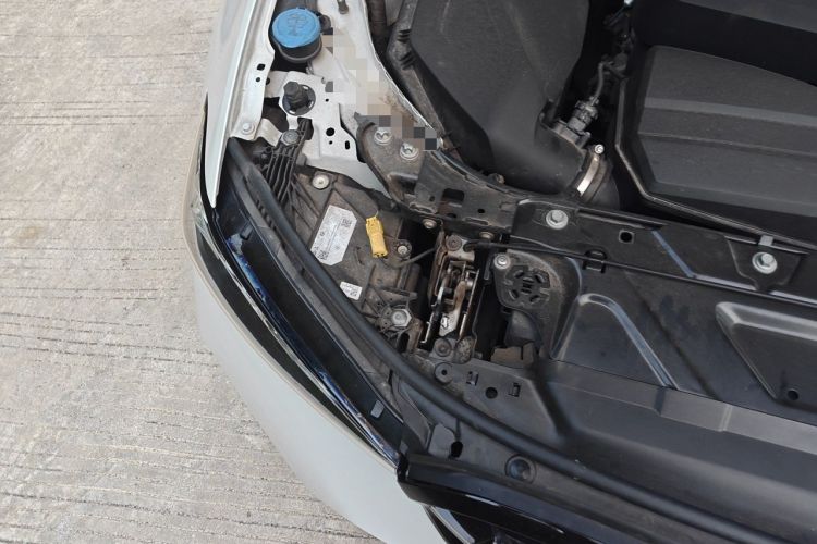Used BMW 3 Series 2023 325i M Sport Night Edition Package Engine Bay Right