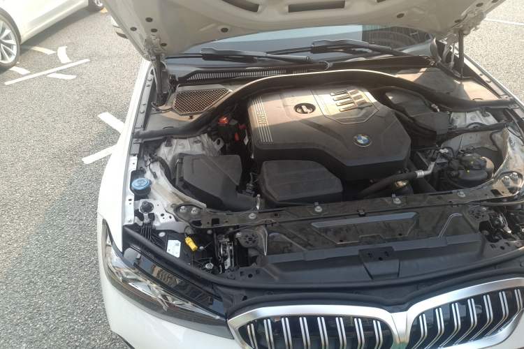 Used BMW 3 Series 2023 320Li M Sport Package Engine Bay Right