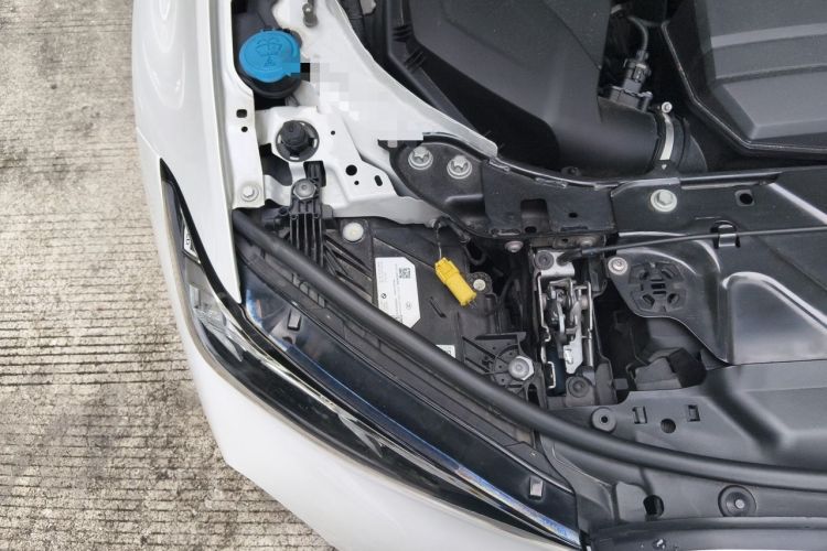 Used BMW 3 Series 2023 325Li M Sport Package Engine Bay Right