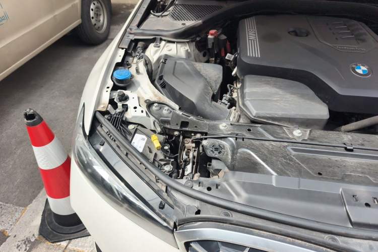 Used BMW 3 Series 2023 325Li M Sport Package Engine Bay Right