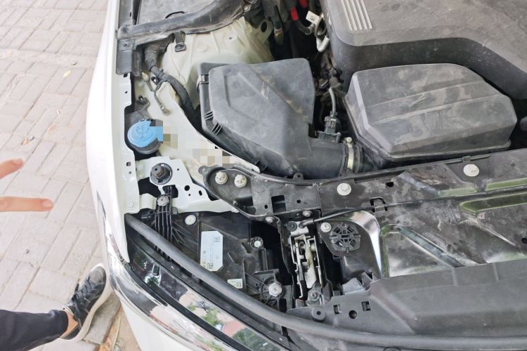 Used BMW 3 Series 2023 325Li M Sport Night Edition Package Engine Bay Right
