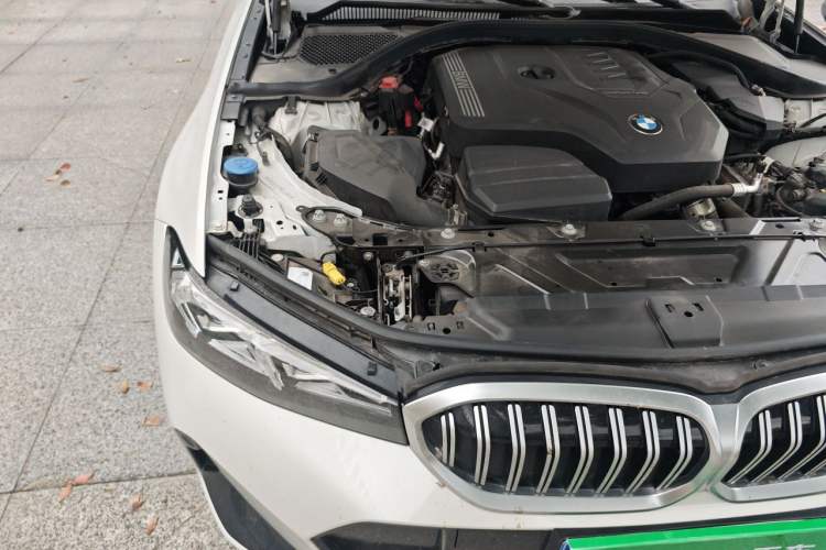 Used BMW 3 Series 2023 320i M Sport Package Engine Bay Right