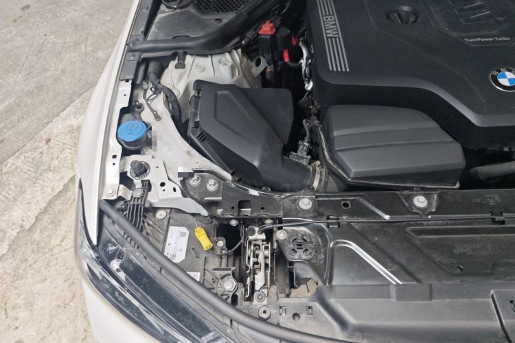 Used BMW 3 Series 2023 320i M Sport Package Engine Bay Right