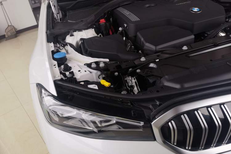 Used BMW 3 Series 2023 320Li M Sport Package Engine Bay Right