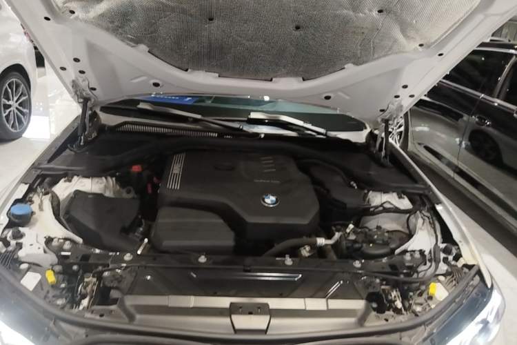 Used BMW 3 Series 2023 325i M Sport Package Engine Bay
