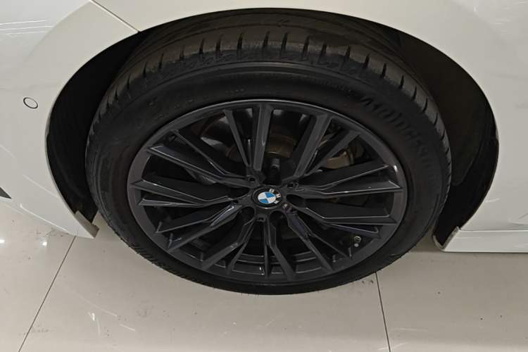 Used BMW 3 Series 2023 325i M Sport Night Edition Package Exterior 1