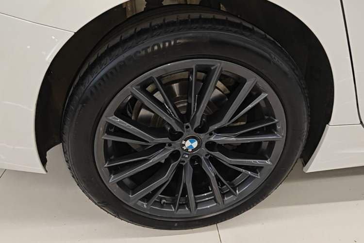 Used BMW 3 Series 2023 325i M Sport Night Edition Package Exterior 2