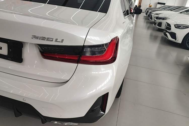 Used BMW 3 Series 2023 325Li M Sport Package Exterior 3