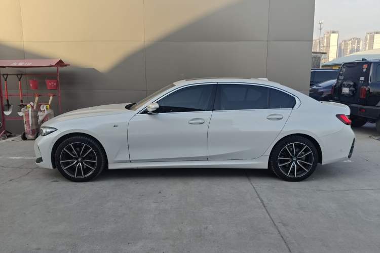 Used BMW 3 Series 2023 325Li xDrive M Sport Package Exterior 3