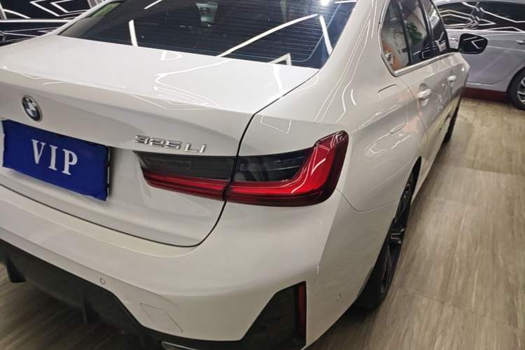 Used BMW 3 Series 2023 325i M Sport Package Exterior 3