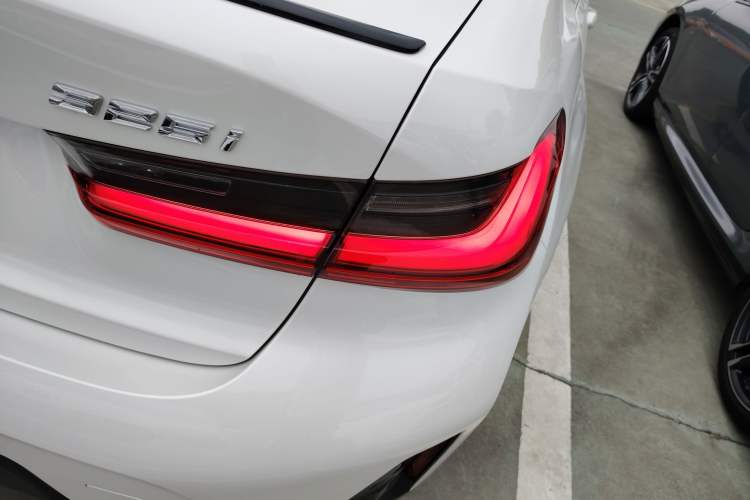 Used BMW 3 Series 2023 325i M Sport Night Edition Package Exterior 3