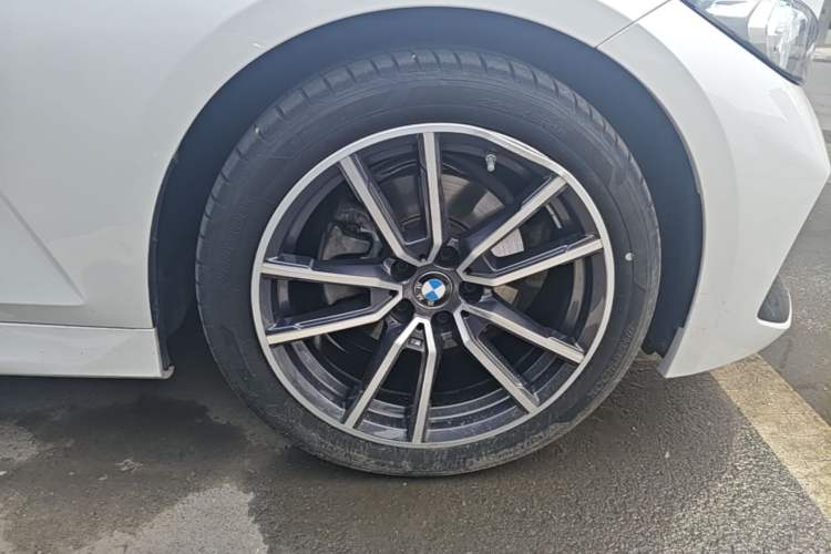Used BMW 3 Series 2023 320Li M Sport Package Exterior 4