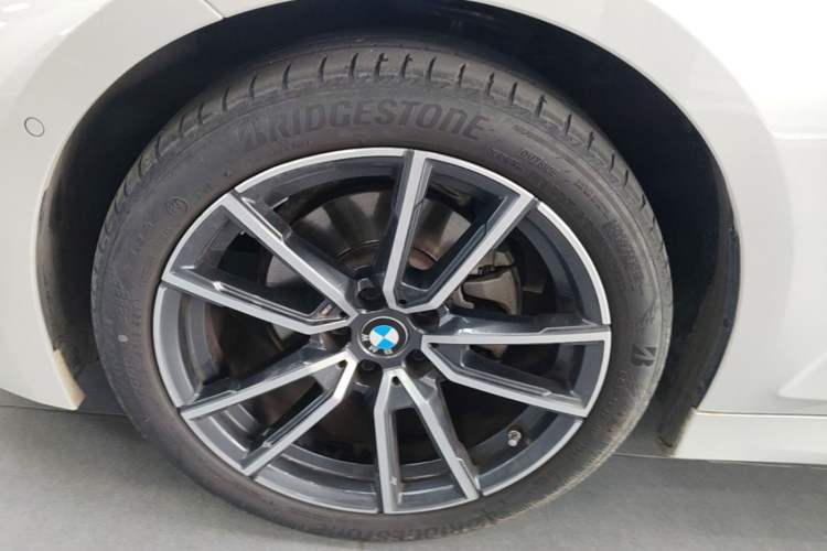Used BMW 3 Series 2023 325Li M Sport Package Exterior 4
